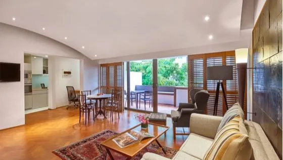 Parklane Split Level Suite