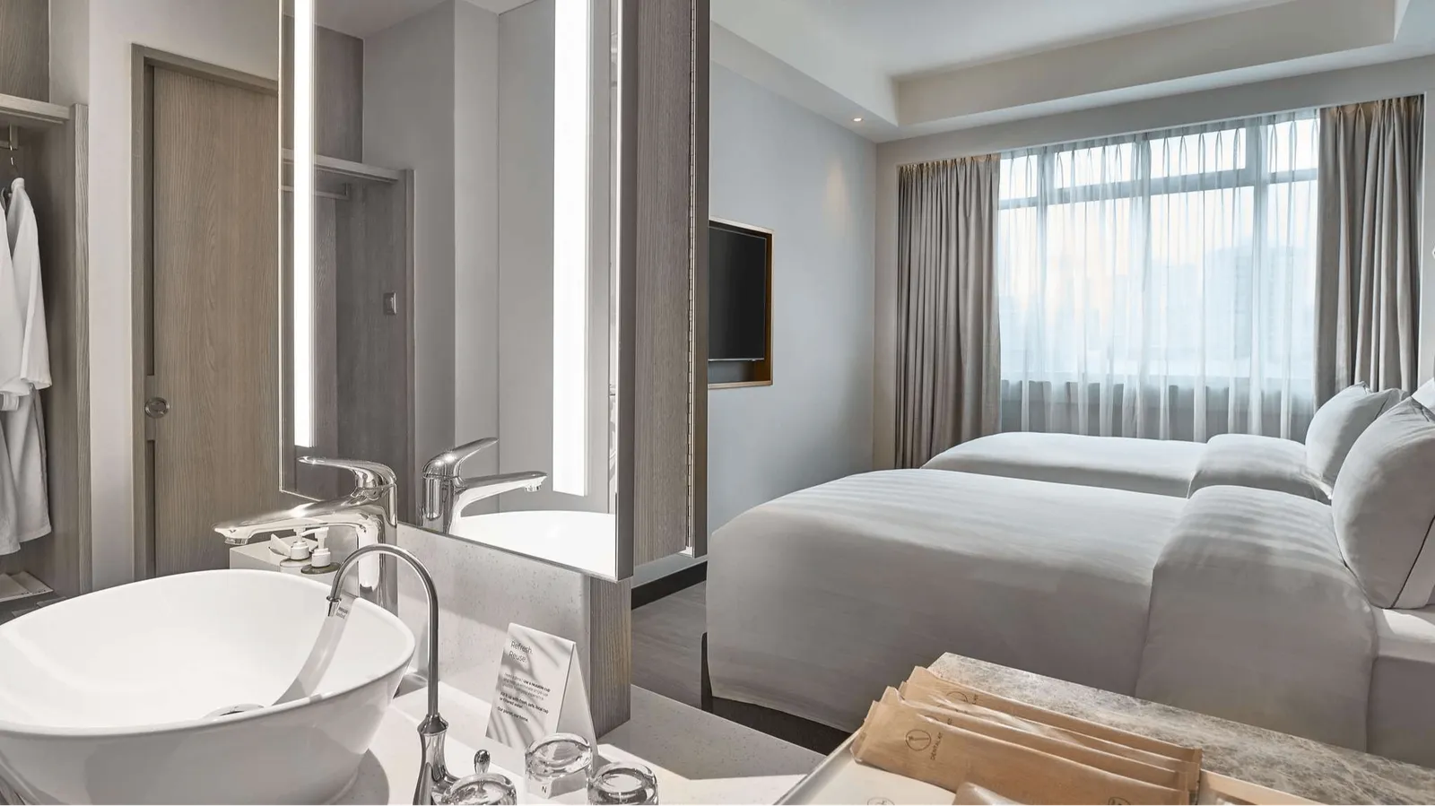 Premier suite with one king bed 