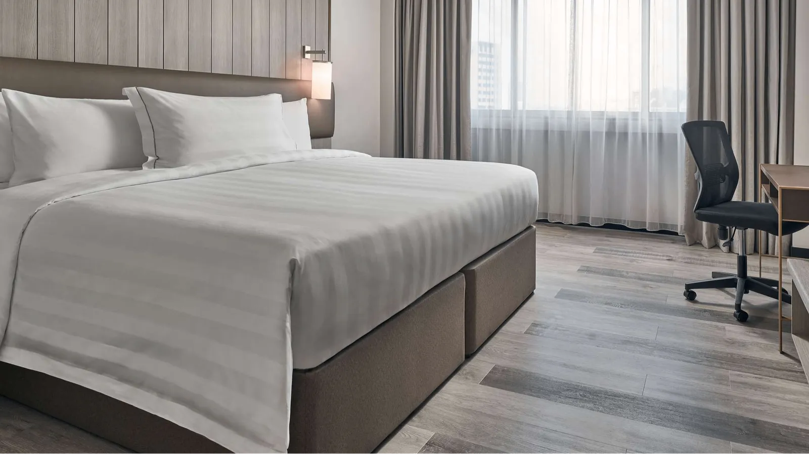 Superior Corner Room with 1 King Bed