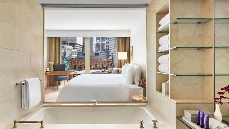 TOWER DELUXE KING ROOM