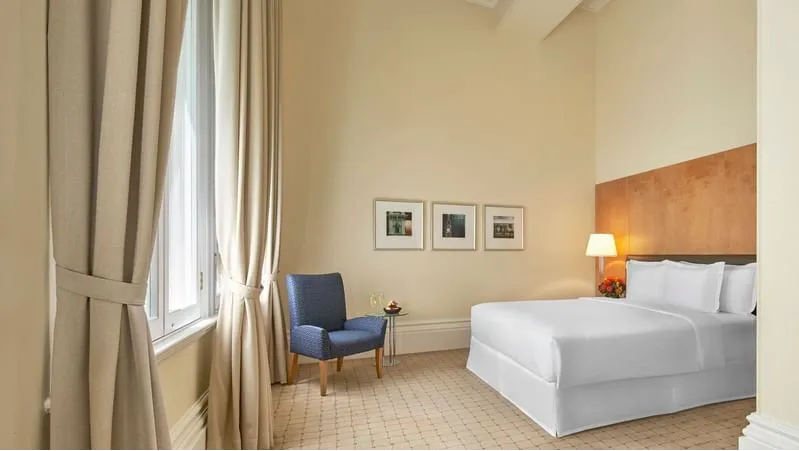HERITAGE DELUXE KING ROOM