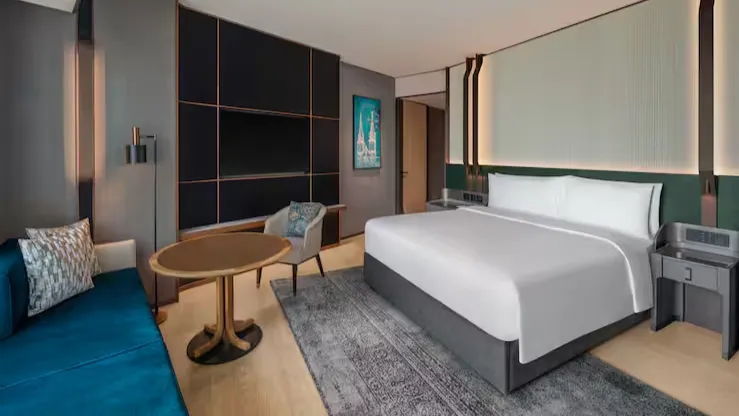 King Premium Corner River View Room