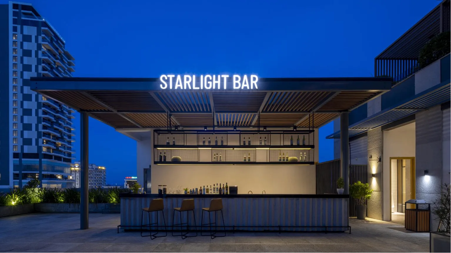 STARLIGHT BAR