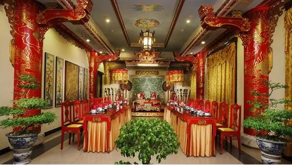 Le Royal Restaurant