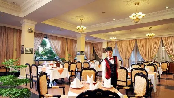 Banquet & Jules Ferry Restaurant