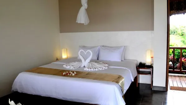 Deluxe Double Riverview Bungalow