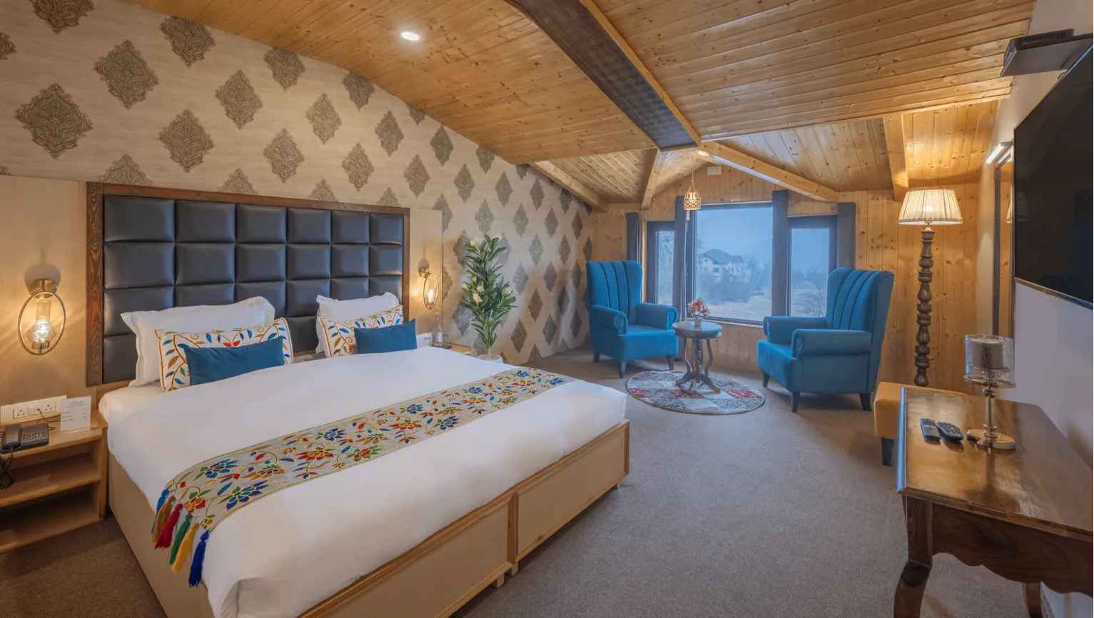 Cottage Room w/ Dal Lake View