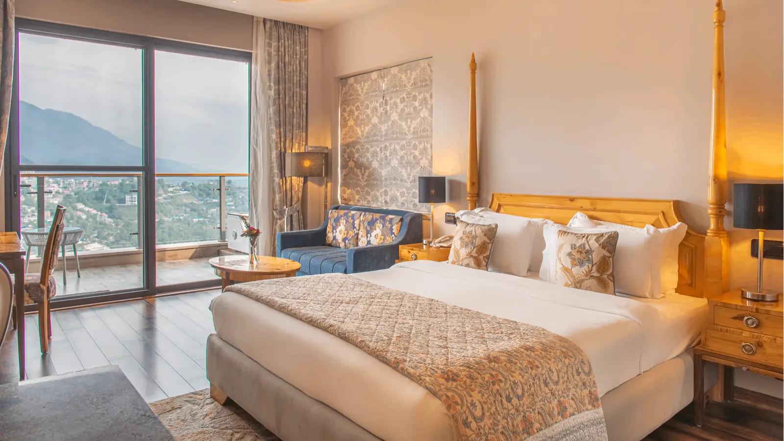 MTV Jacuzzi Club Room with Balcony and Mountain View