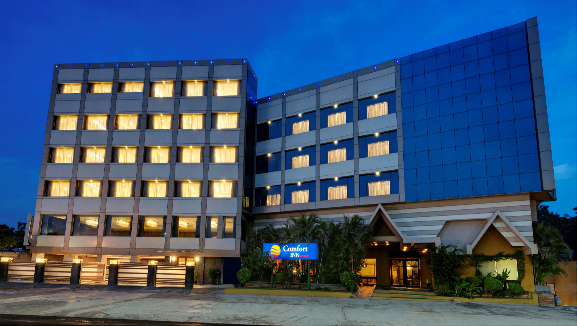 event-venue-Comfort Inn Sunset