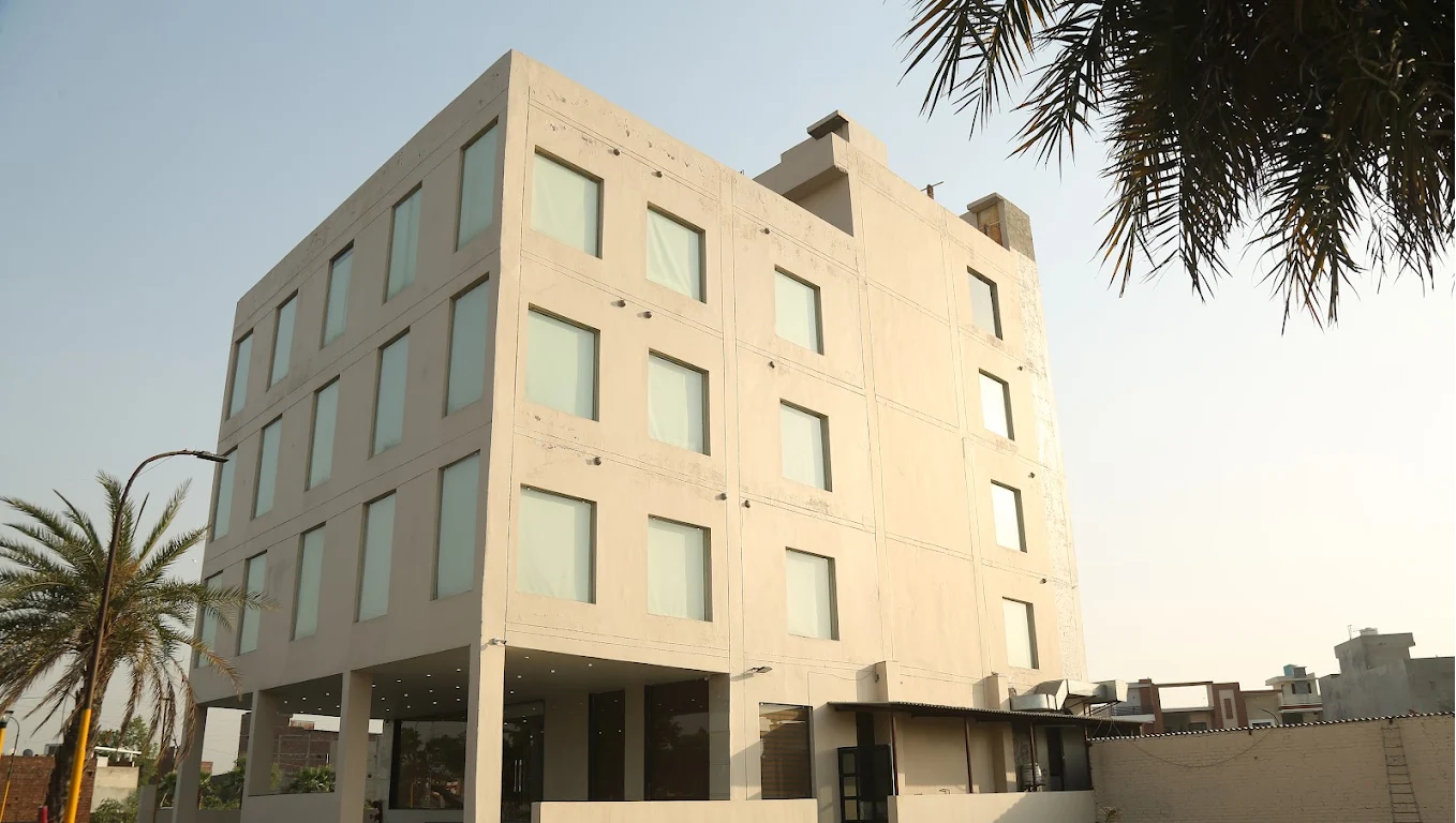 event-venue-Comfort Hotel Batala Road