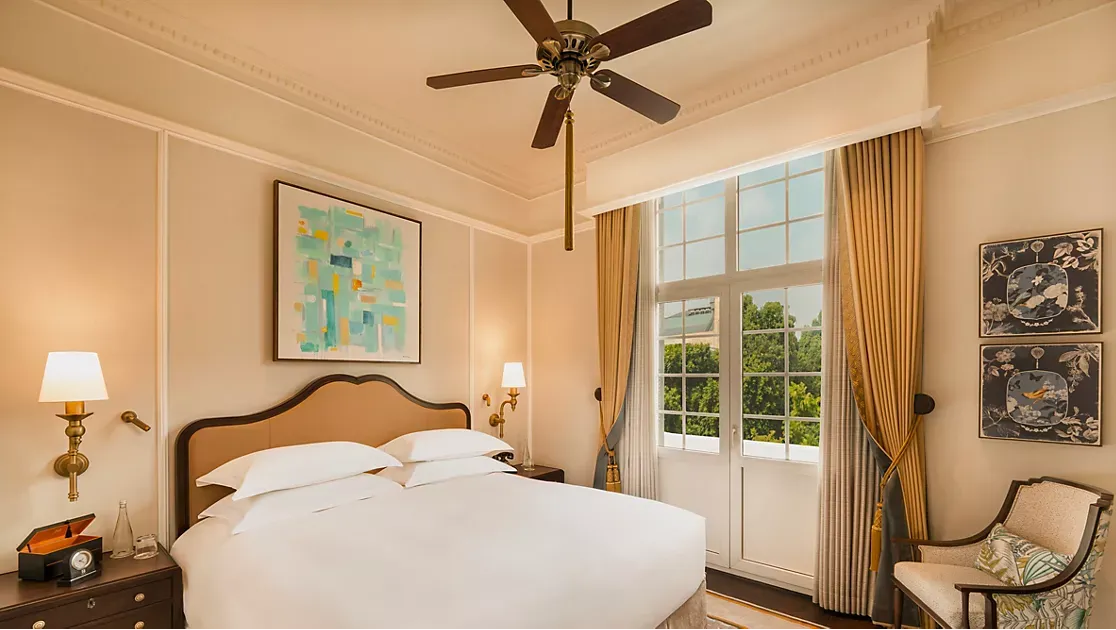 HERITAGE WING, METROPOLE SUITE WITH METROPOLE PRIVILEGES AND BENEFITS, KING BEDS