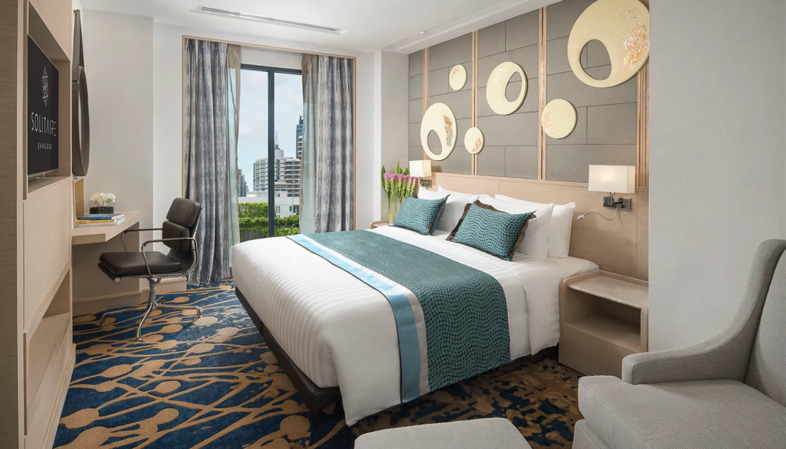 Solitaire Bangkok — main image