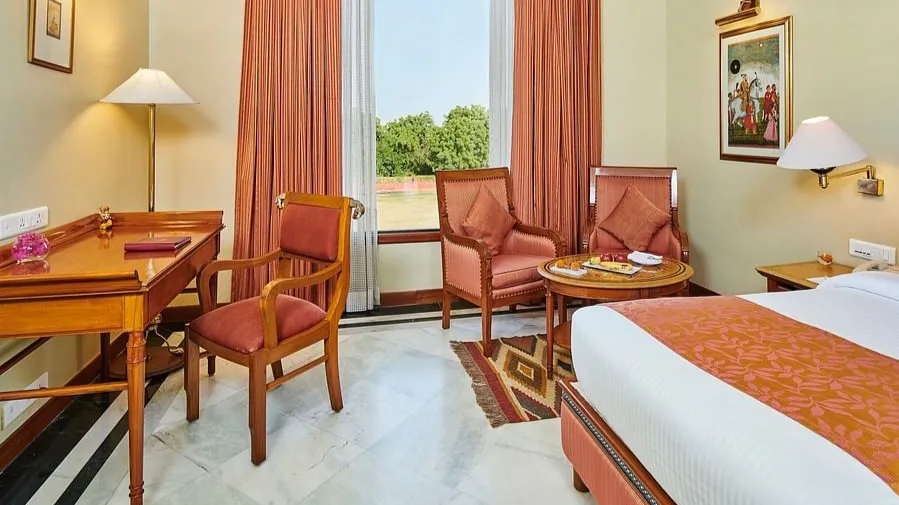 Luxury Garden King Bed