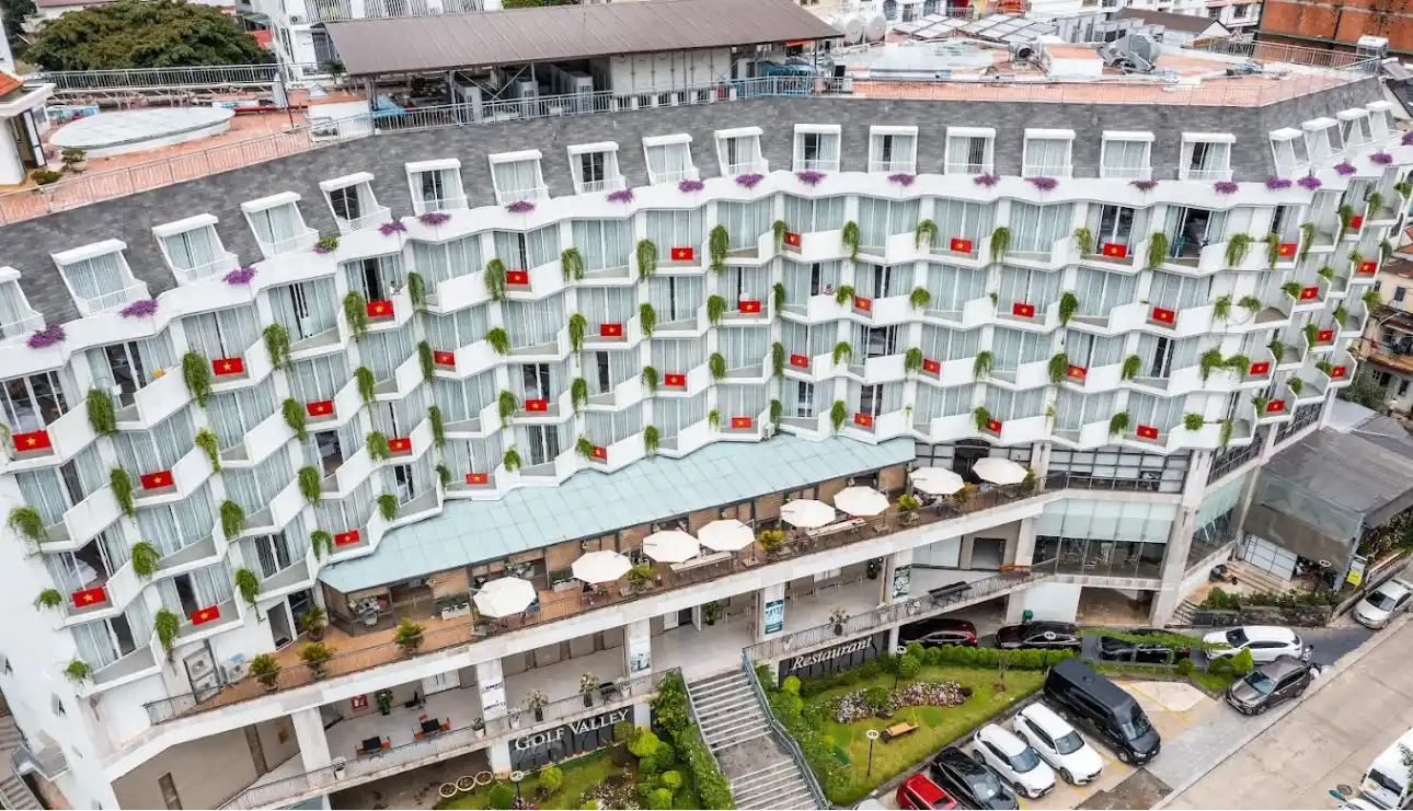Golf Valley Hotel — main image