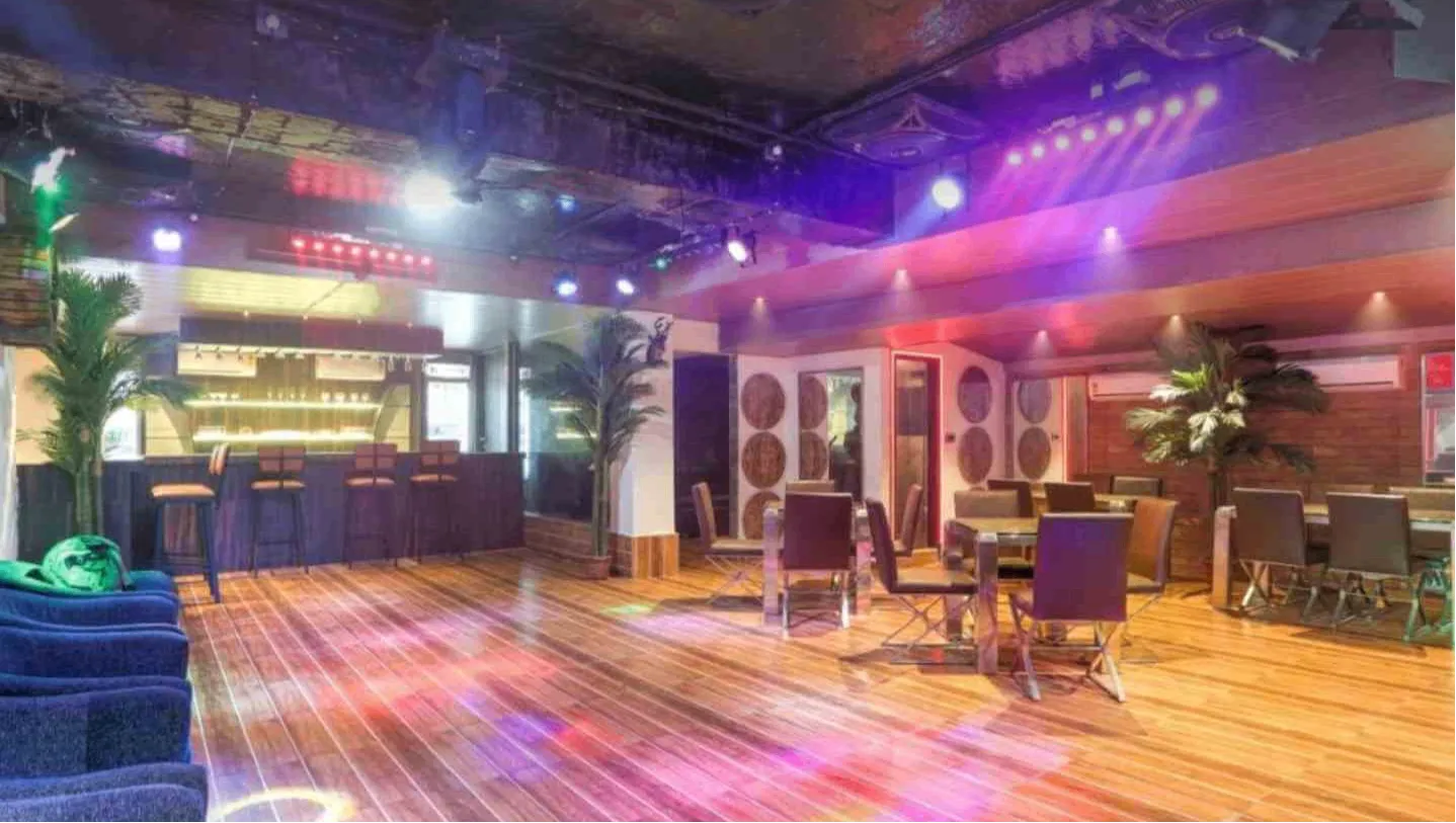 Cocktail Country Bar