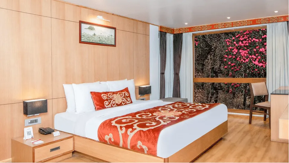 DELUXE MOUNTAIN VIEW ROOM WITH PRIVATE BALCONY