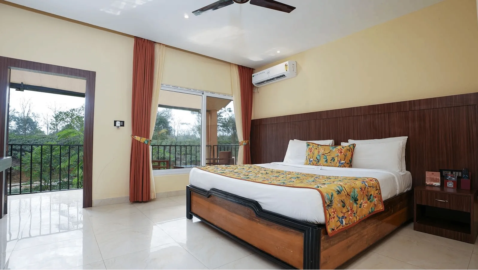 PREMIUM ROOM WITH BALCONY