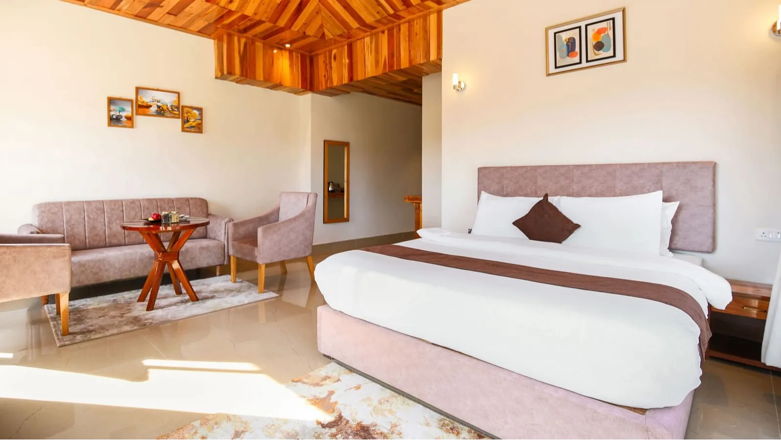 LAKE VIEW SUITE WITH BATHTUB