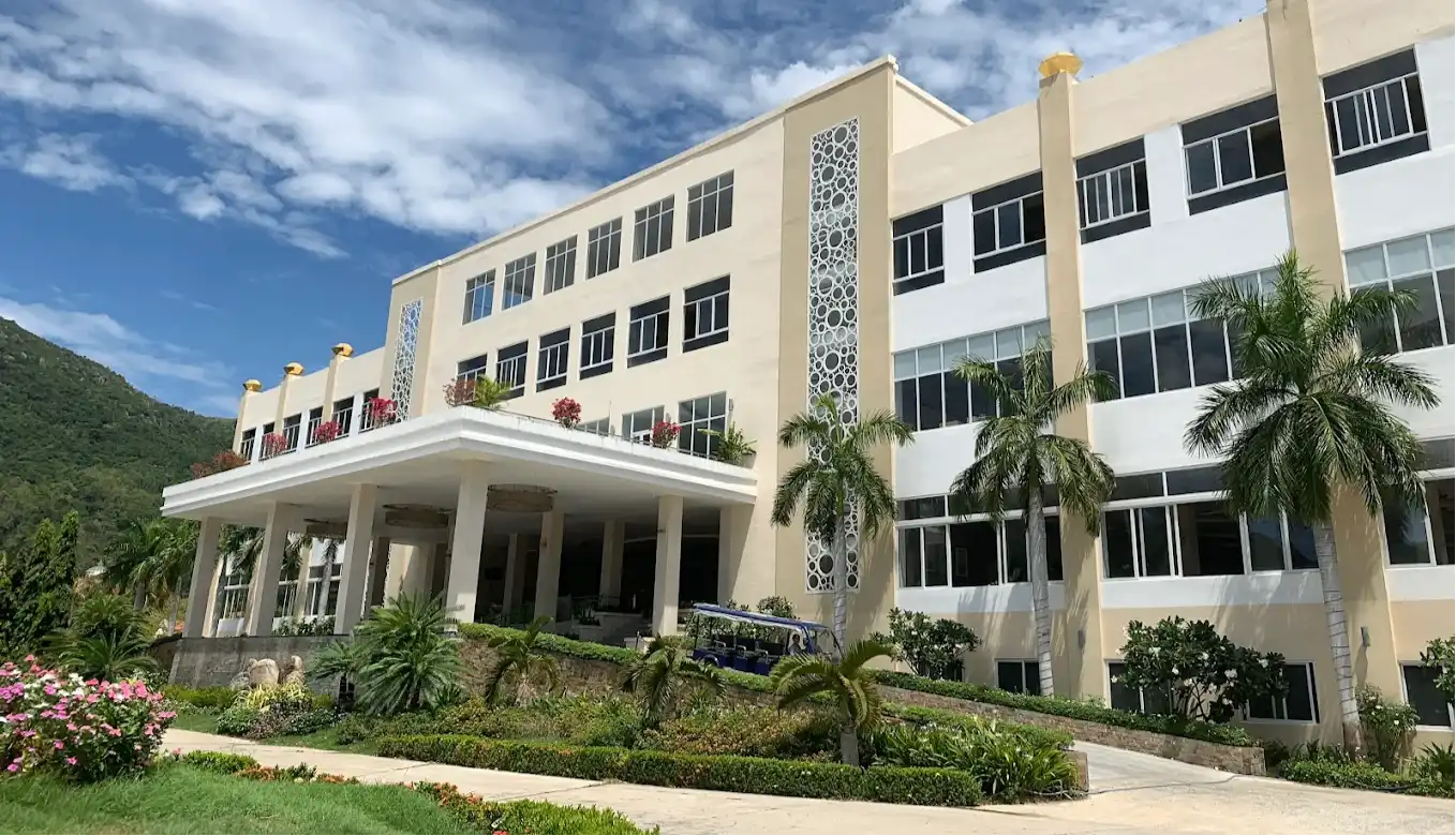 Diamond Bay Condotel Resort — main image