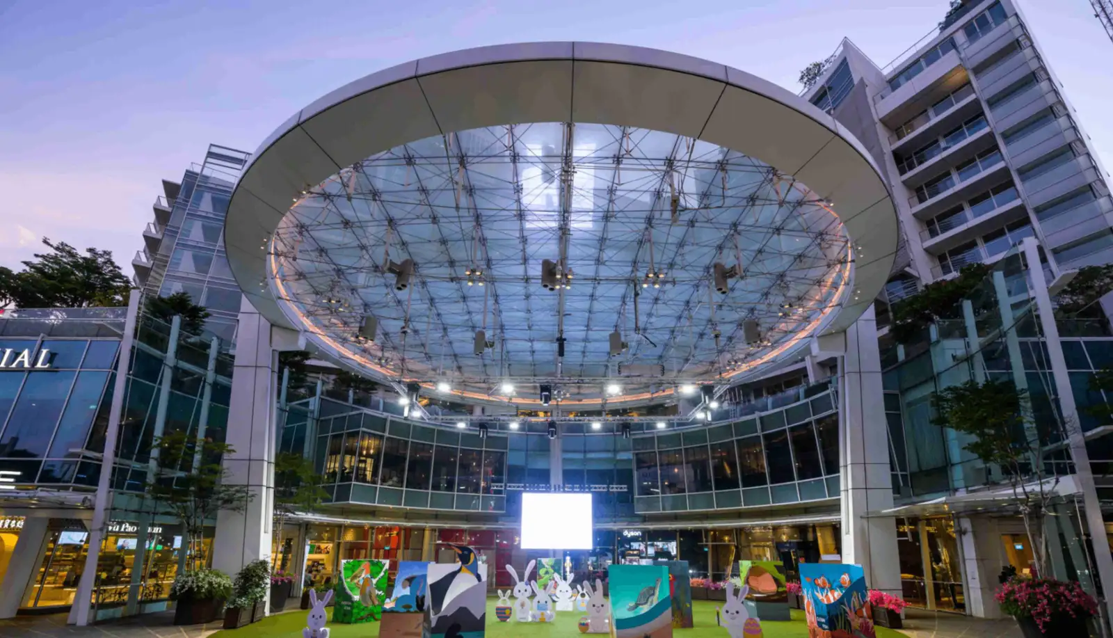 Capitol Singapore's Outdoor Plaza — main image
