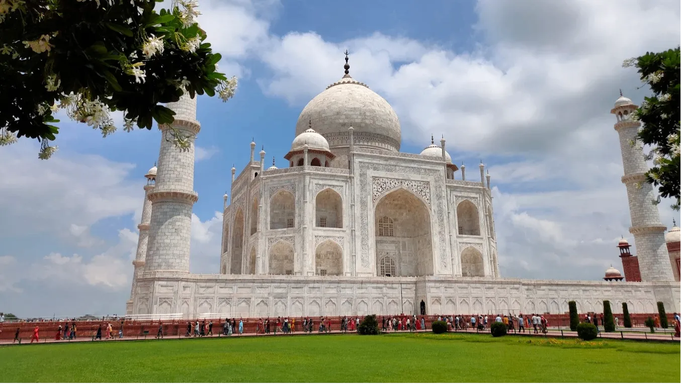  Taj Mahal