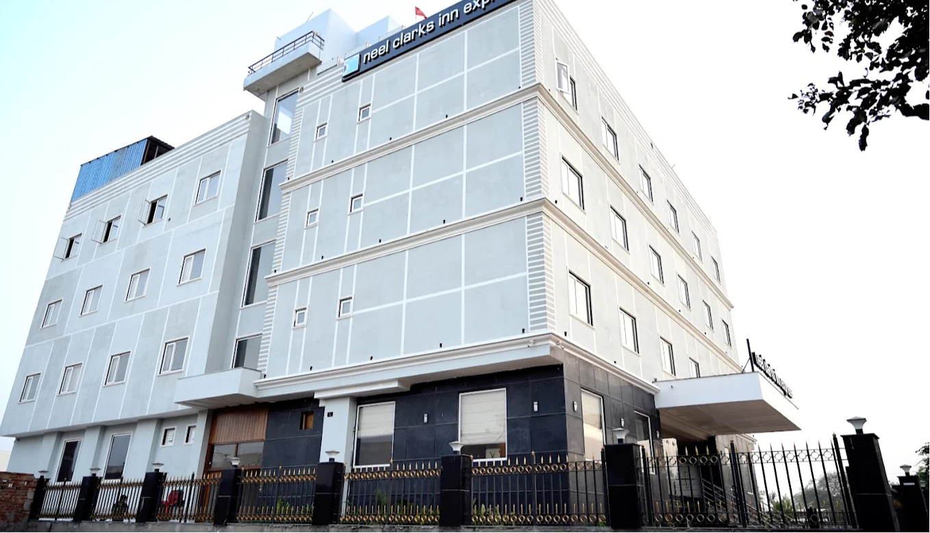 event-venue-Neel Clarks Inn Express, Near Taj Mahal