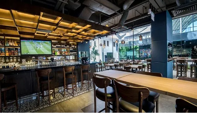 Harry's South Beach — main image