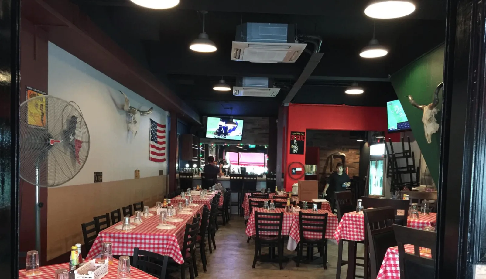 Smokey's BBQ — main image