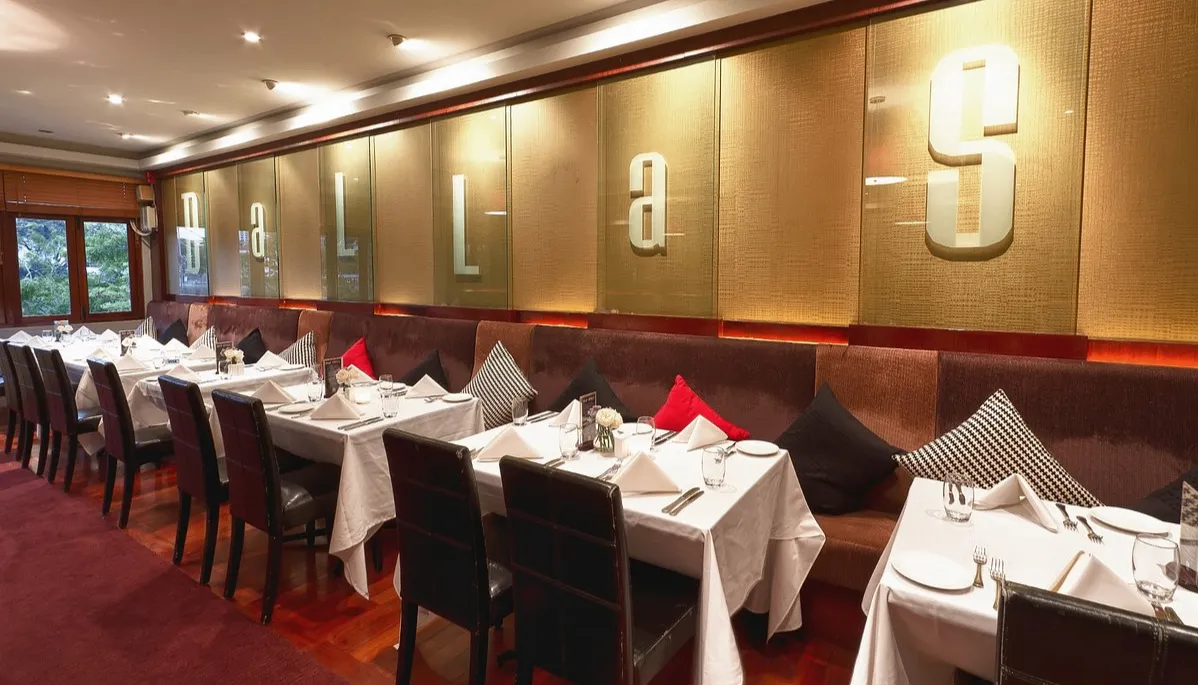 Dallas Restaurant & Bar — main image