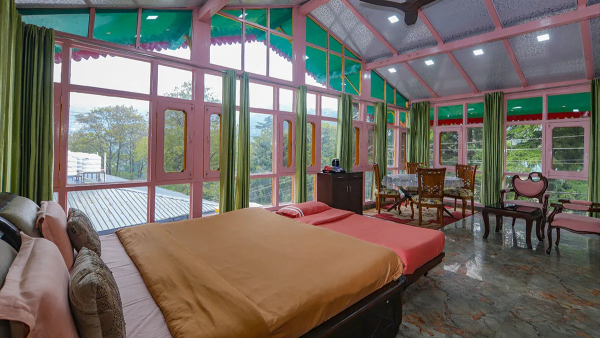 Carnation Hill View Suite Room