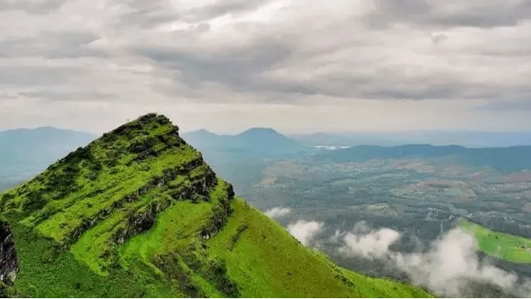 Baba Budangiri (Datta Peeta)