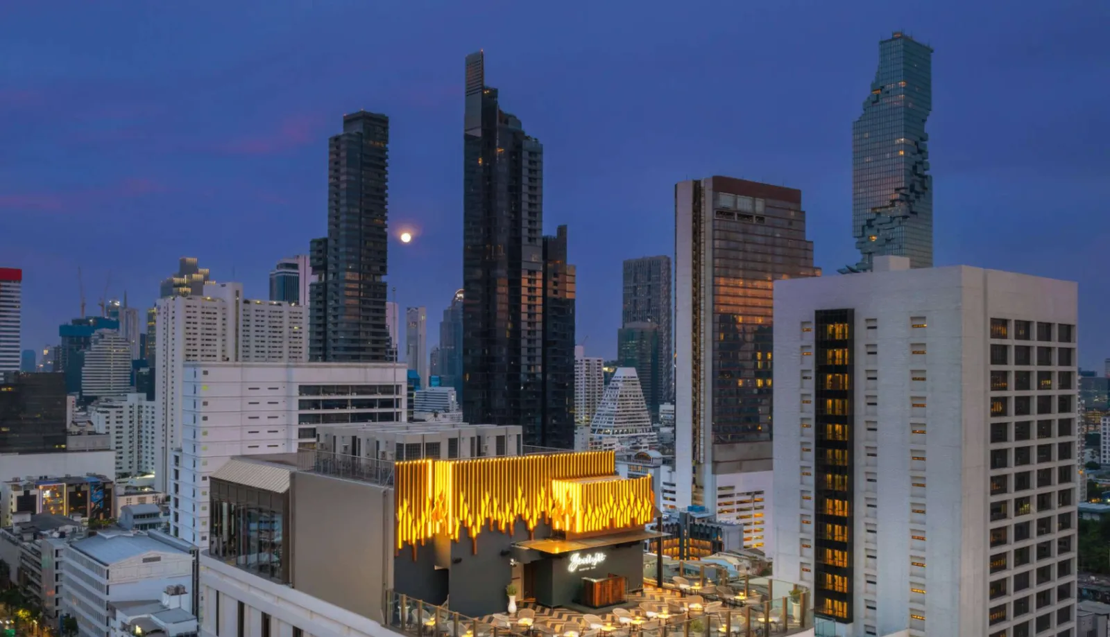Mercure Bangkok Surawong — main image