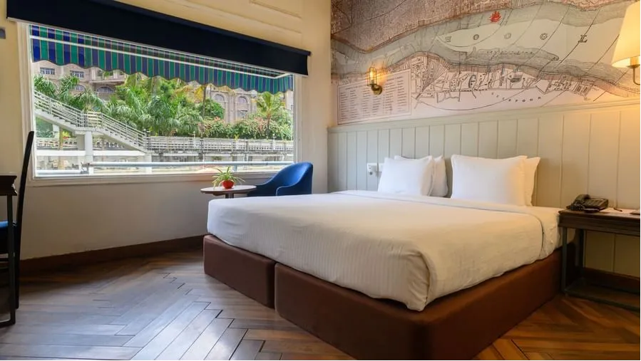 Heritage Cabin Strand View