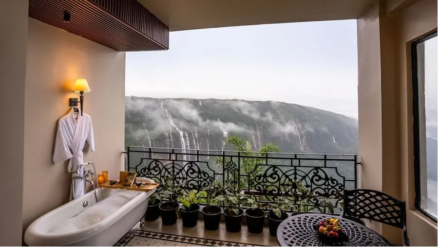 Waterfall Deck Suite
