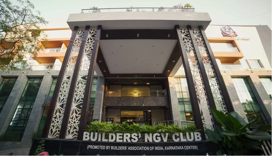 BNGV The Grandeur Hotel — main image