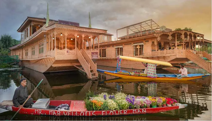 event-venue-WelcomHeritage Gurkha Houseboats