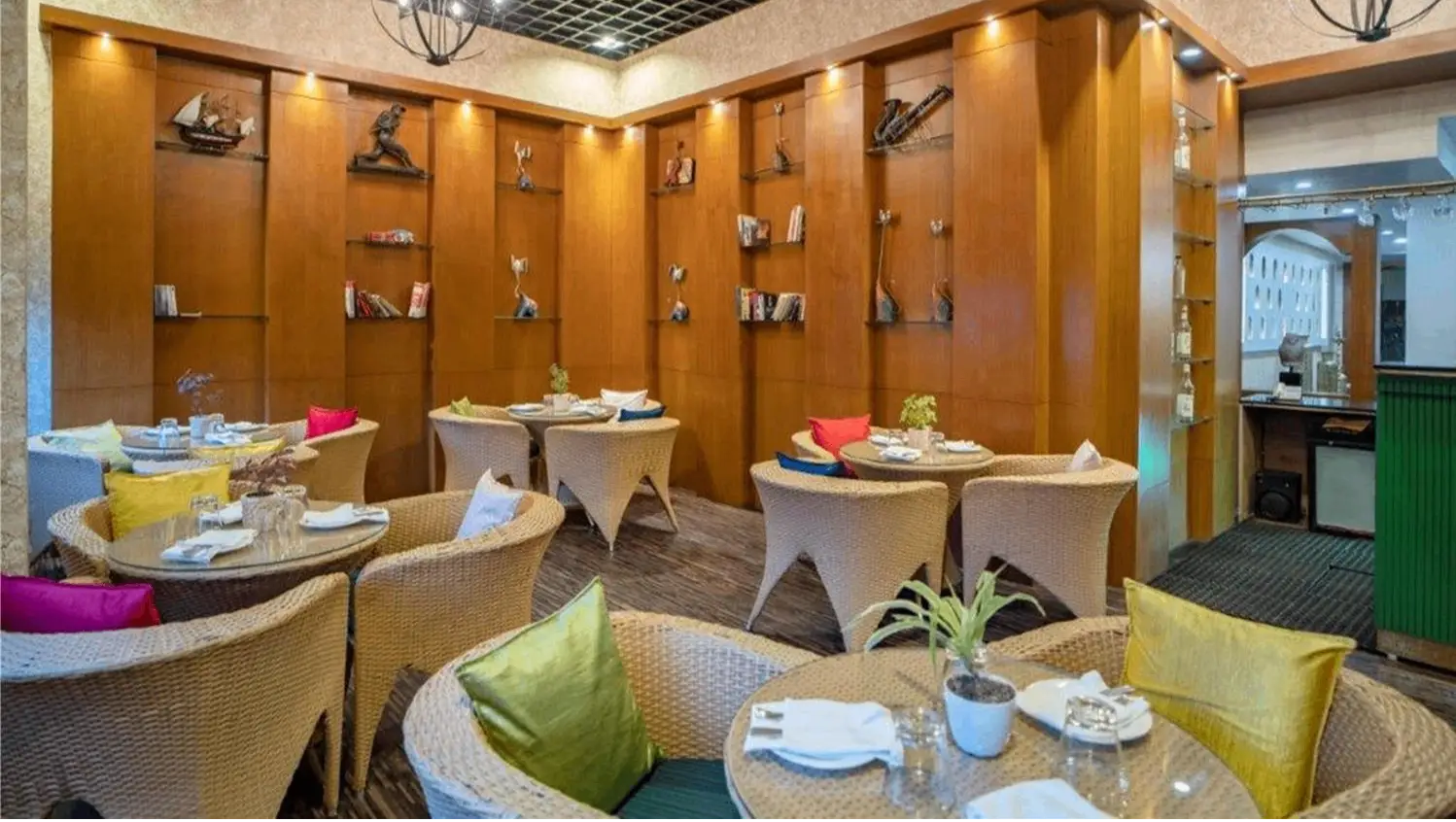 LIBRARY LOUNGE