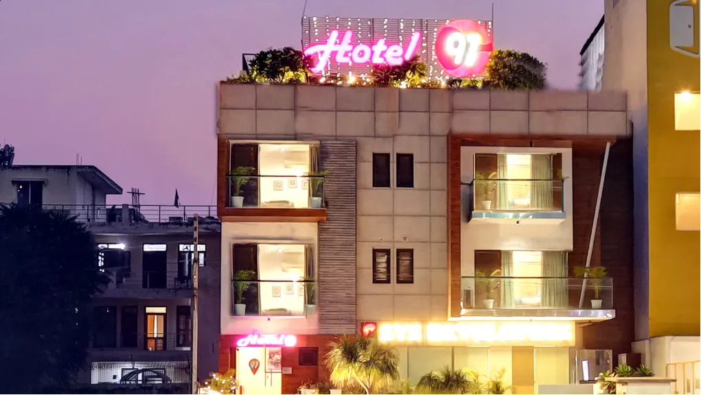 event-venue-HOTEL 91 Golf Course Road