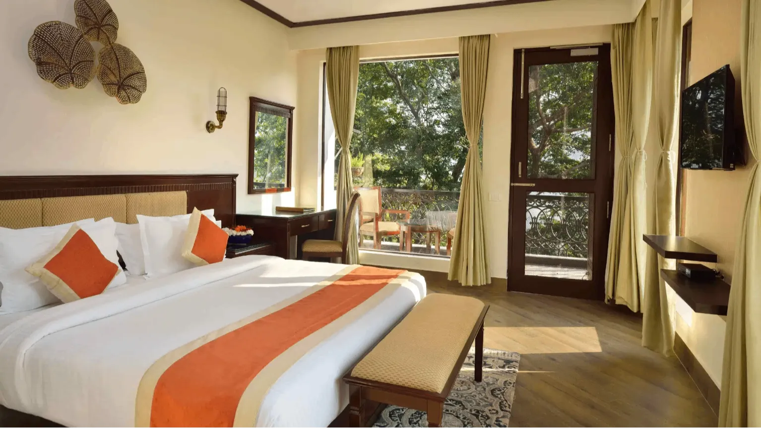 DELUXE ROOM WITH BALCONY