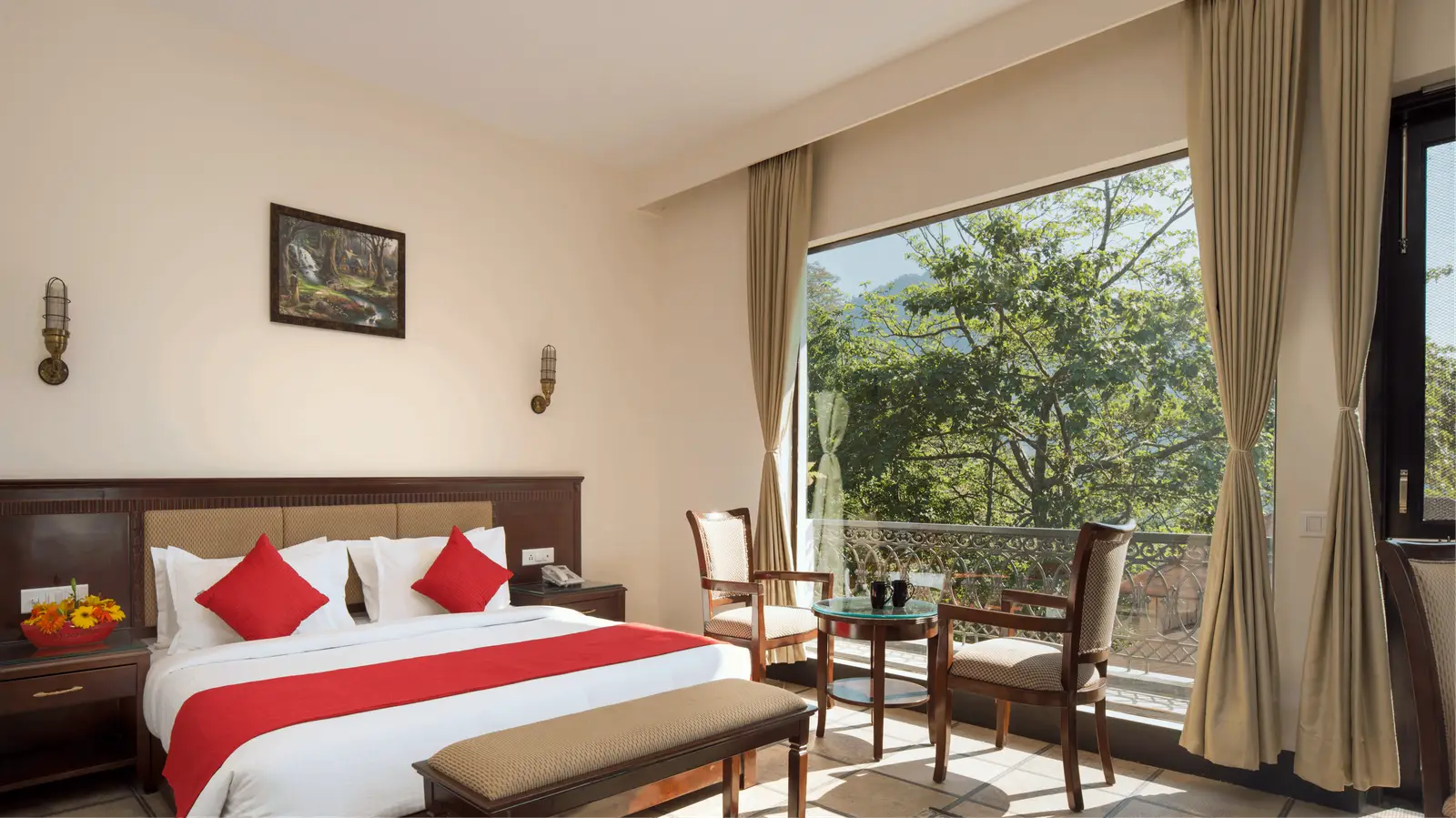 PREMIUM ROOM WITH BATHTUB AND BALCONY