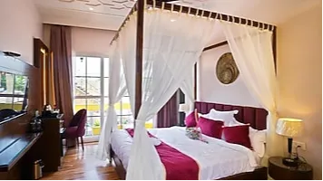 Suite Room (2 Interconnected Rooms)