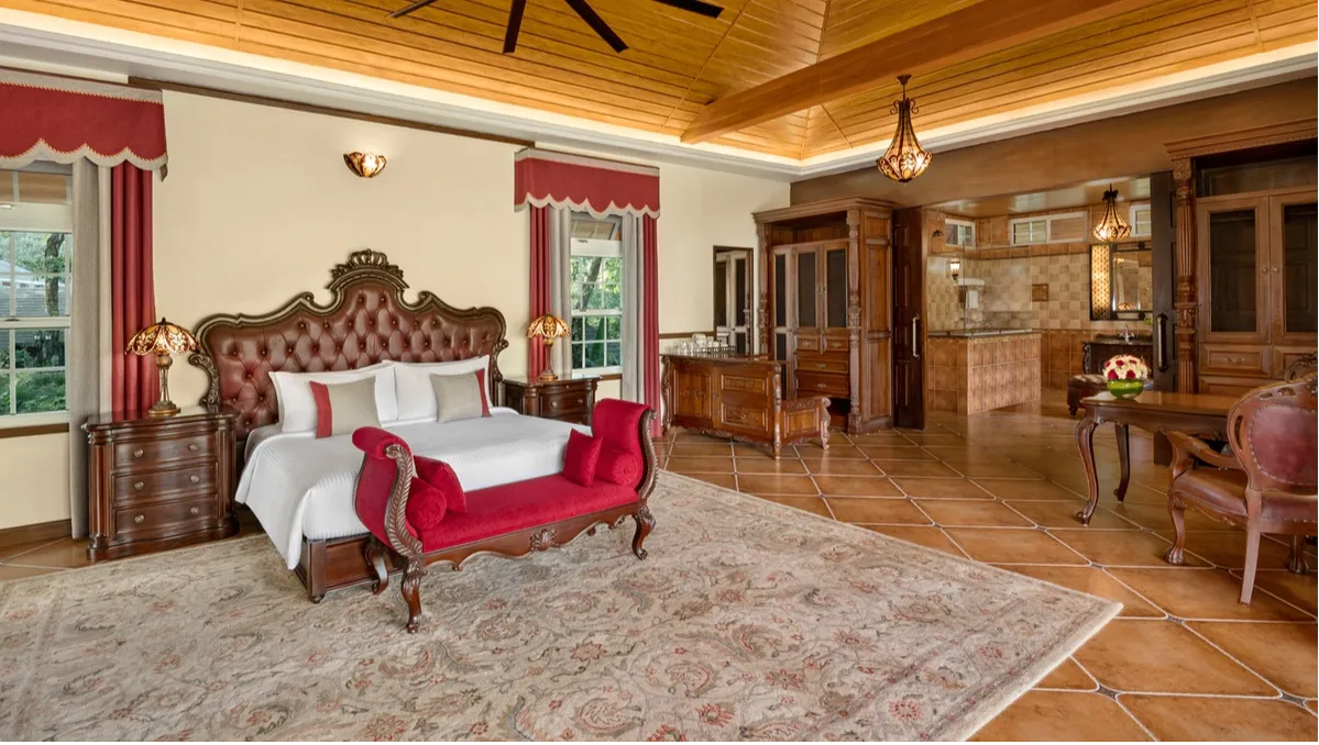 Grand Grove View Suites