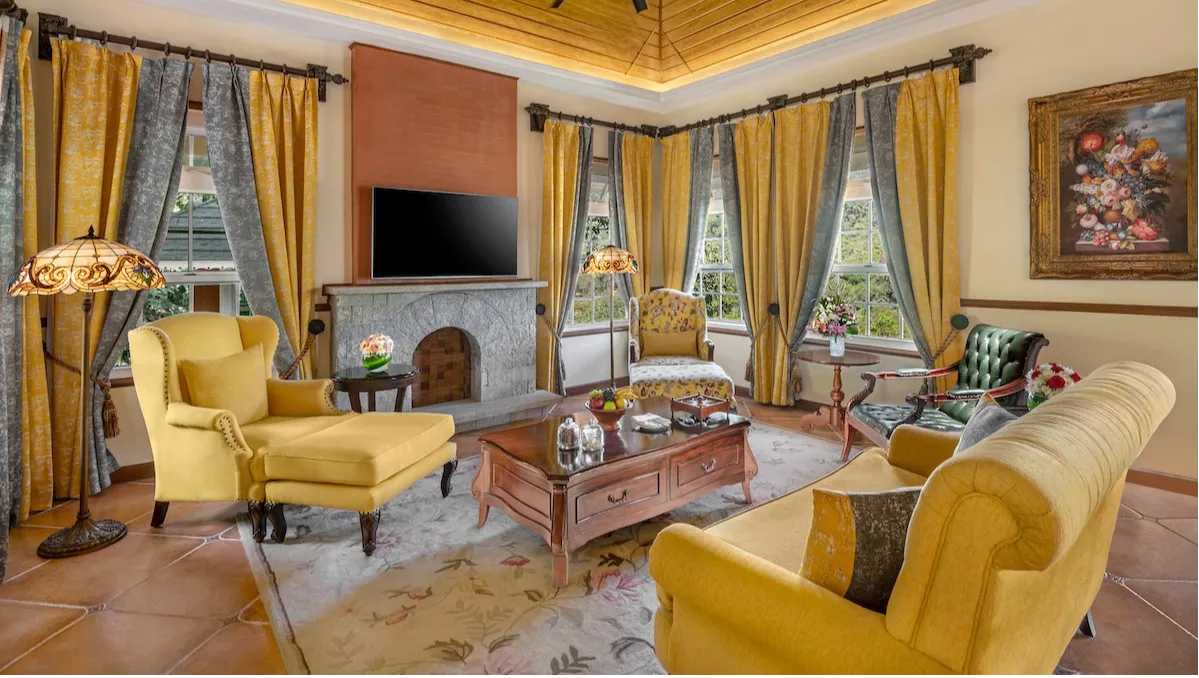 Grand Hill View Suites