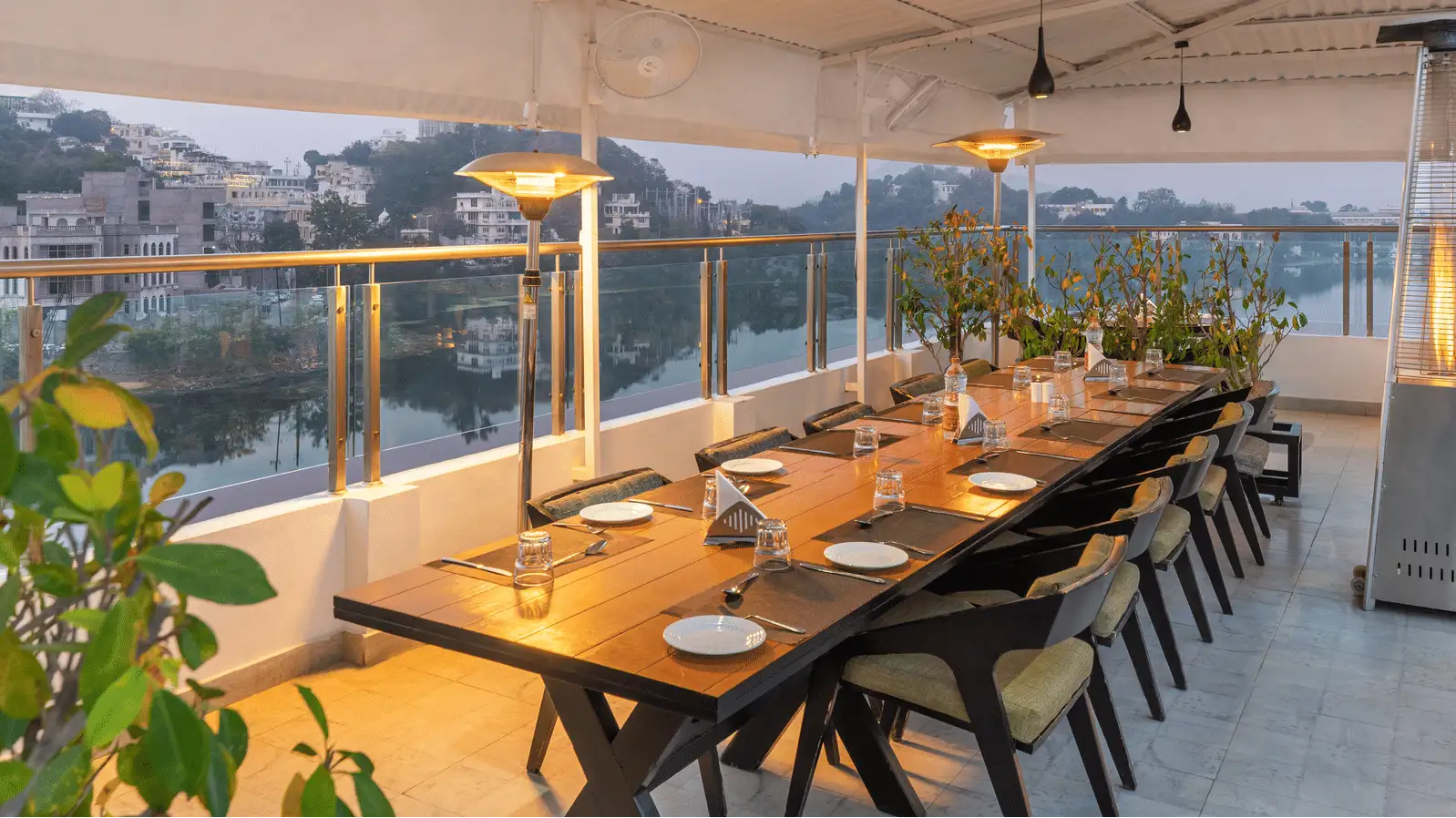 Ambar - Rooftop Restobar