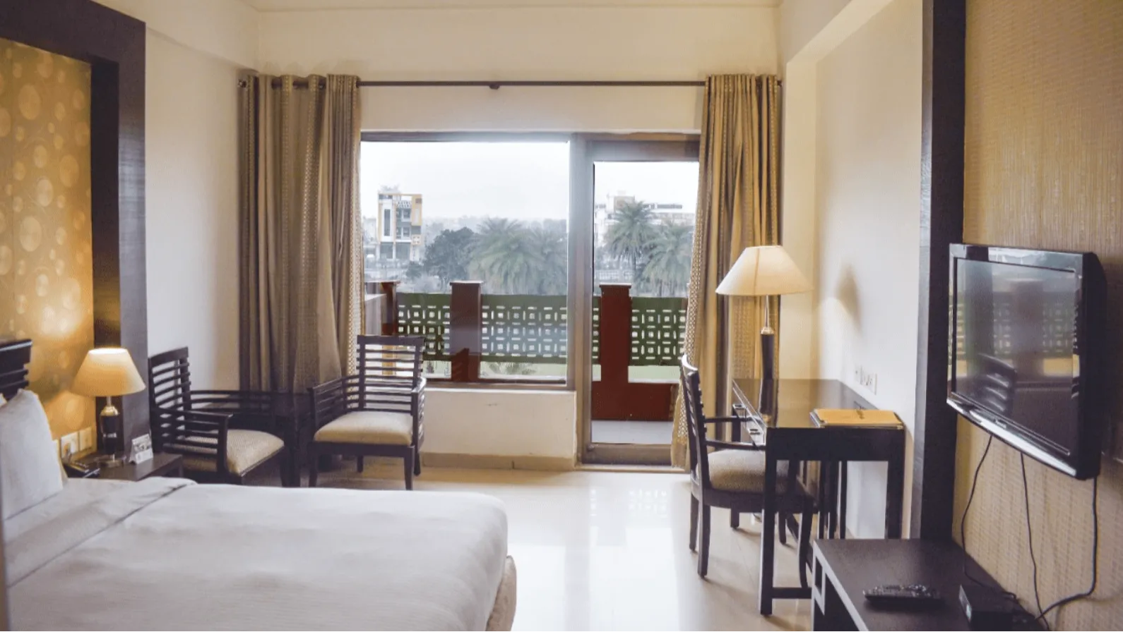 Superior Room with Balcony