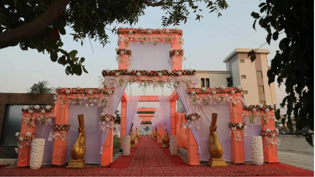 Uplakshy The Banquet & Lawn
