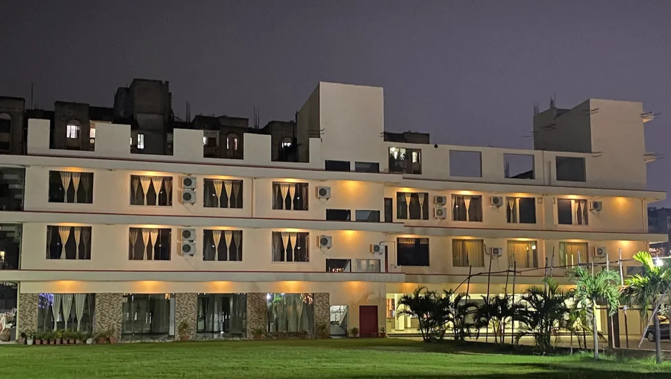 SHRISTI LAWNS & BANQUET