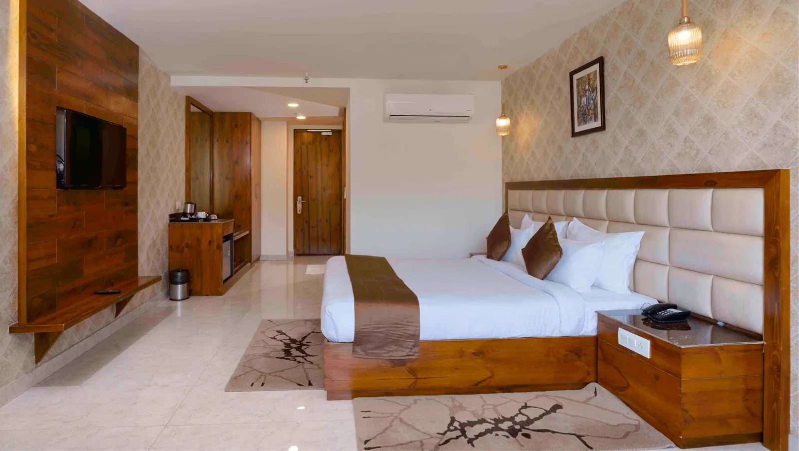 Deluxe Room with Private Balcony