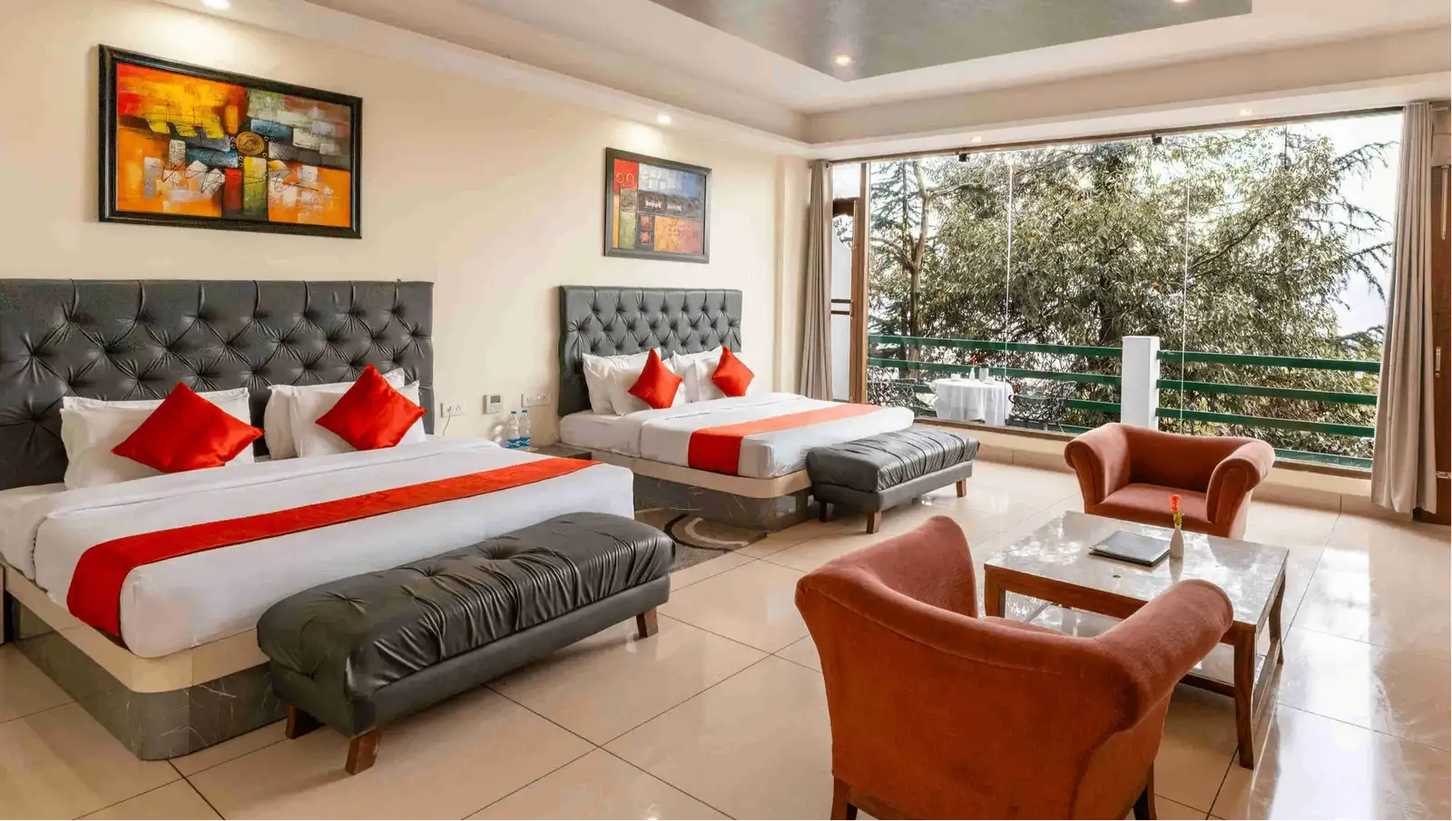 Family Room (Valley View) With Balcony