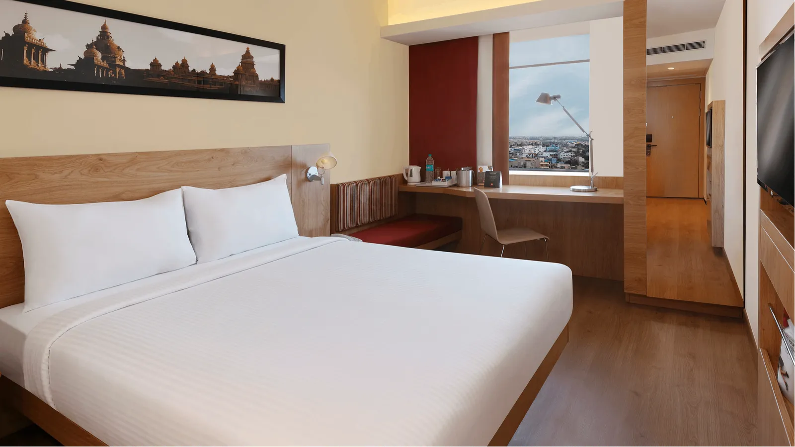 Deluxe Queen Bed Room- Sweet Bed by ibis